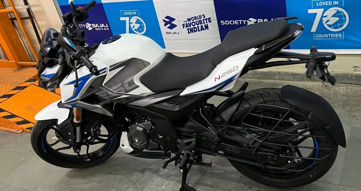 Bajaj NS250